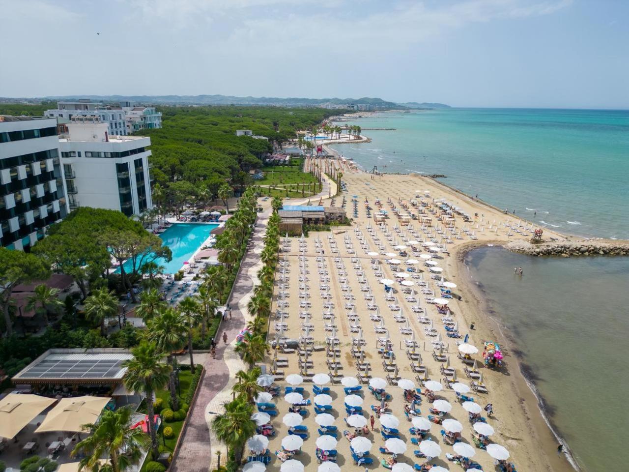 Hotel Kastrati 4*