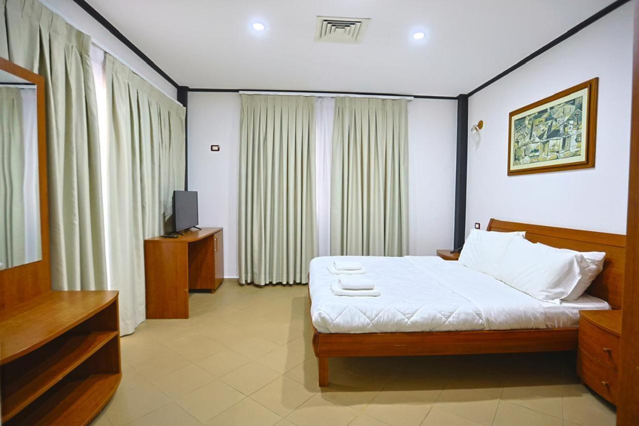 Hotel Kastrati Golem (Tirana)