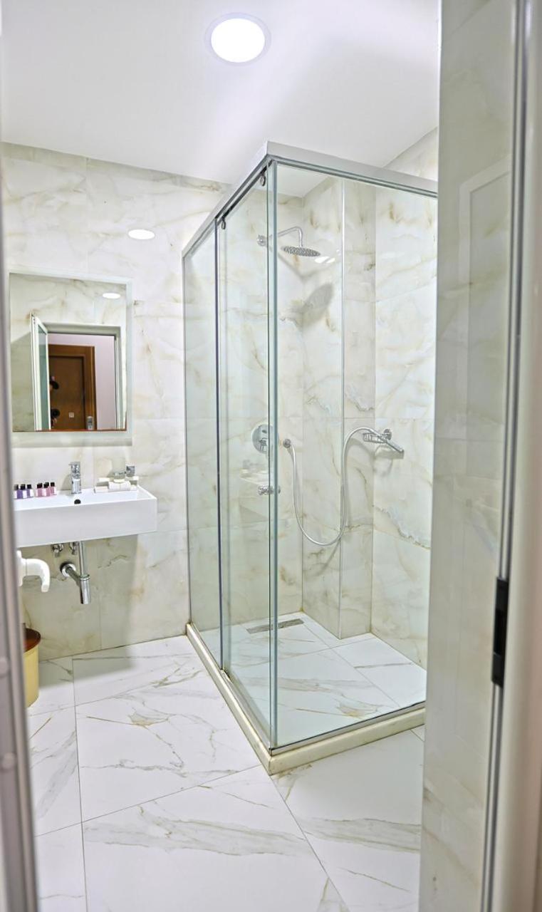 Kastrati Hotel