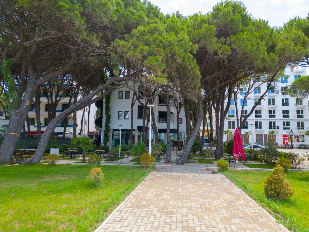 Kastrati Hotel Golem (Tirana)